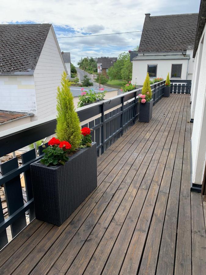 Bed and Breakfast Vina Am Ring Mannebach  Екстер'єр фото