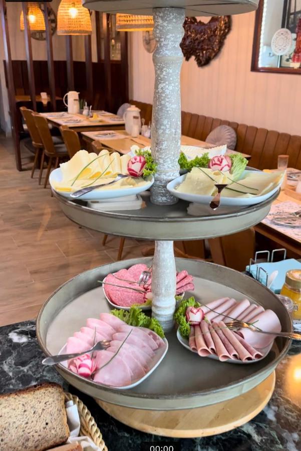 Bed and Breakfast Vina Am Ring Mannebach  Екстер'єр фото