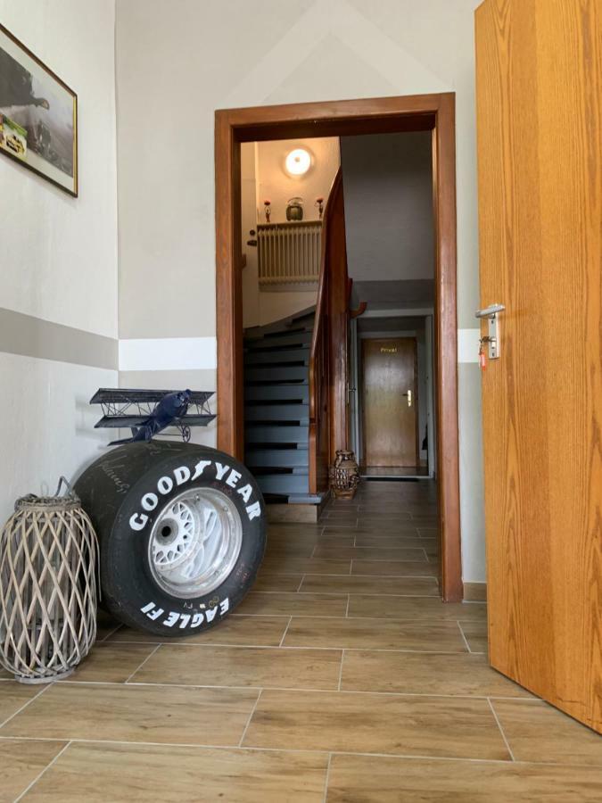 Bed and Breakfast Vina Am Ring Mannebach  Екстер'єр фото