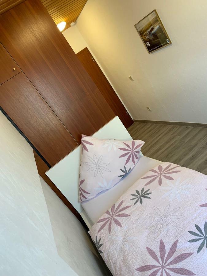 Bed and Breakfast Vina Am Ring Mannebach  Екстер'єр фото