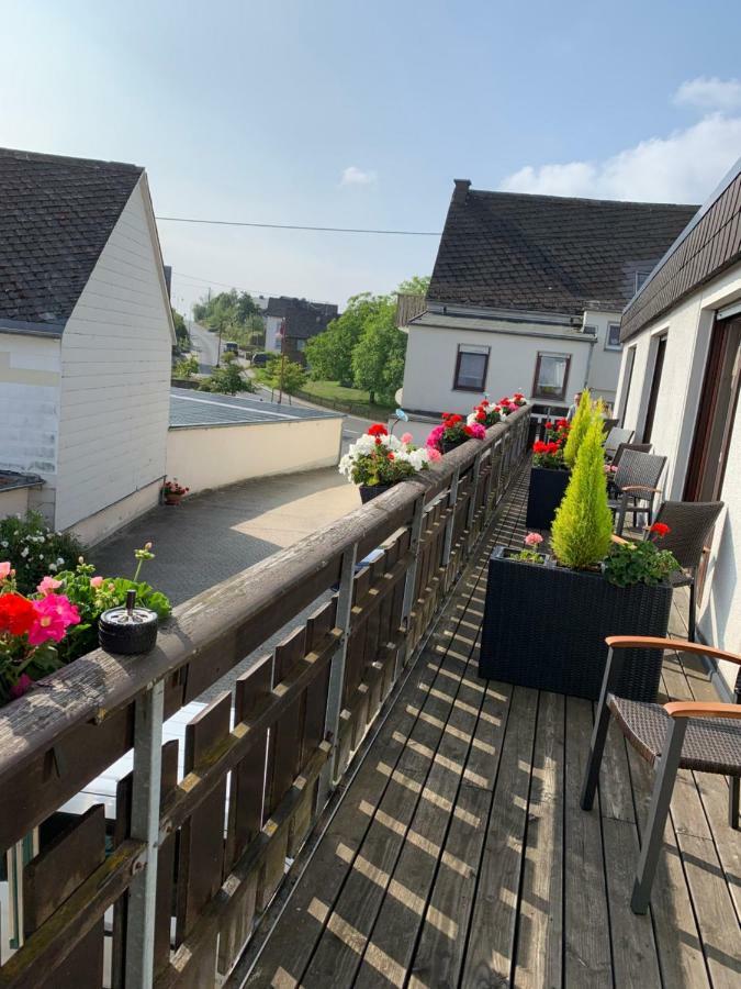 Bed and Breakfast Vina Am Ring Mannebach  Екстер'єр фото