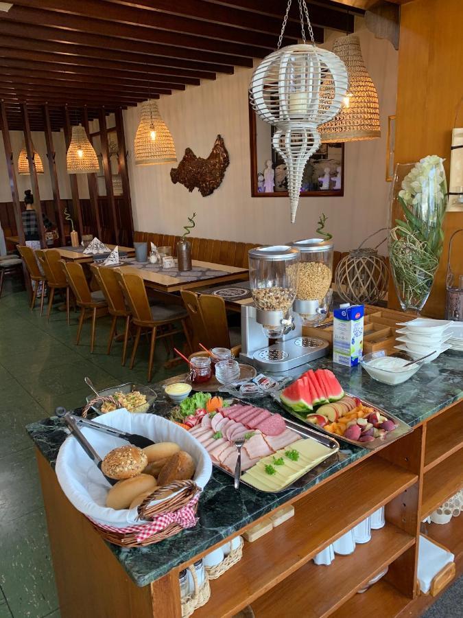 Bed and Breakfast Vina Am Ring Mannebach  Екстер'єр фото
