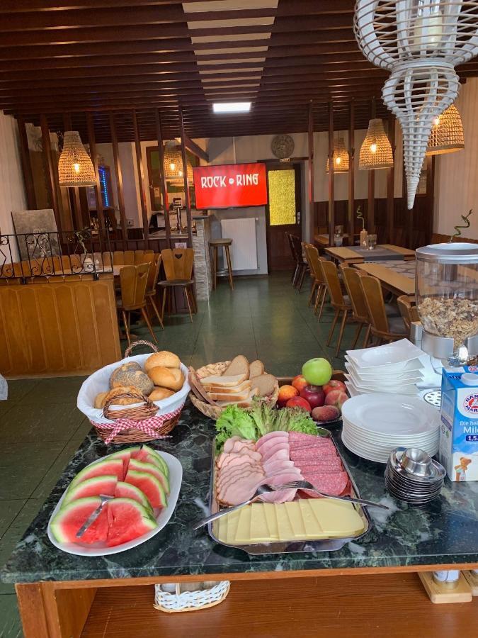 Bed and Breakfast Vina Am Ring Mannebach  Екстер'єр фото